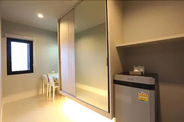 Room 32 of 79