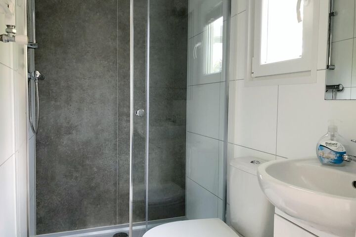 Room 13 of 27