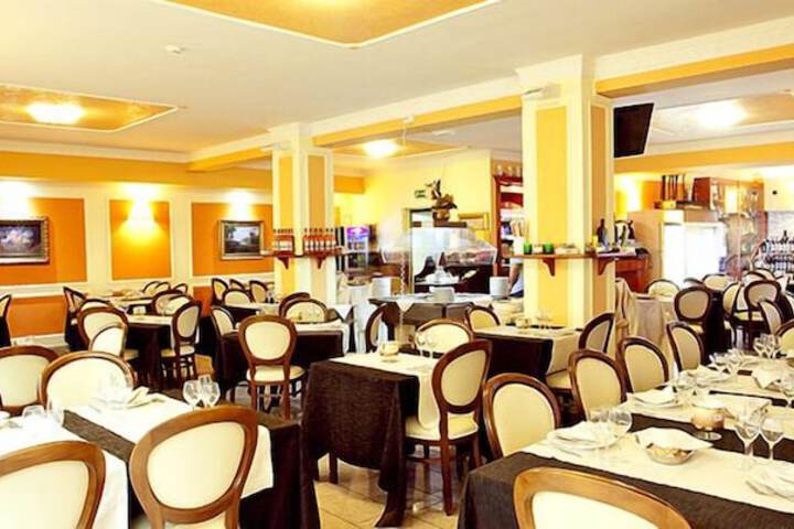 Dining 44 of 133