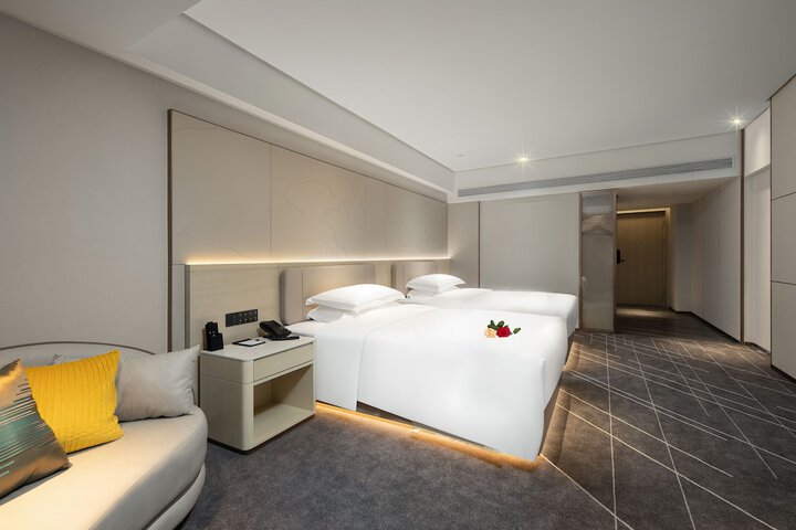 Room 10 of 20
