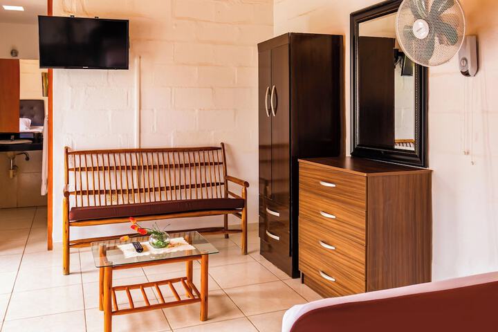 Room 10 of 80