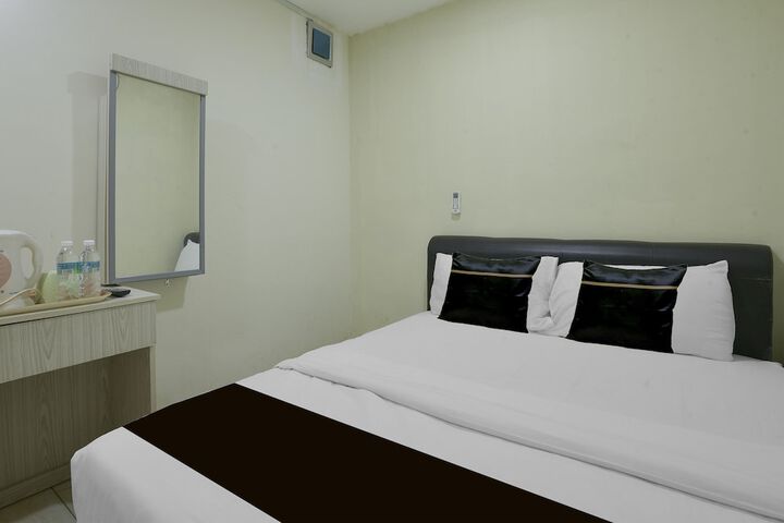 Room 26 of 38