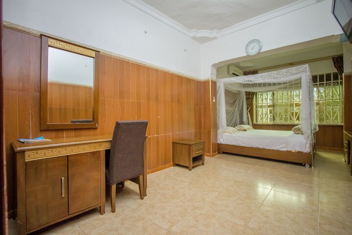 Room 10 of 52