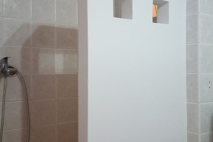 Room 52 of 106
