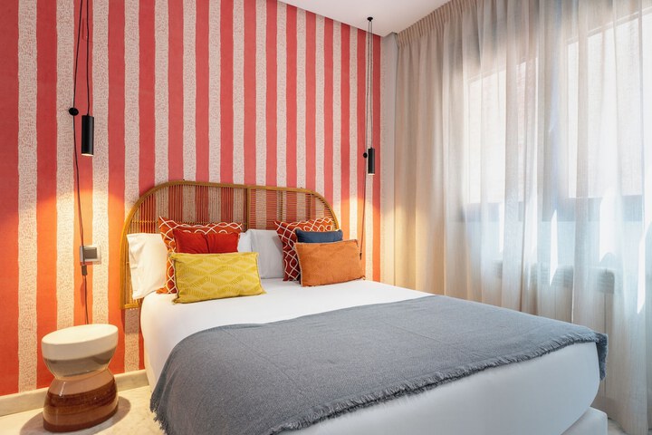 Room 13 of 62