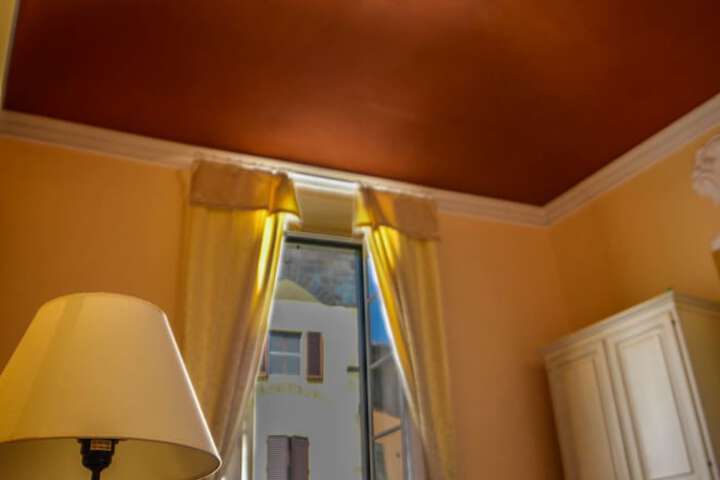 Room 12 of 30