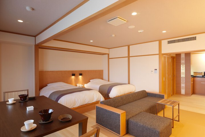 Room 6 of 144