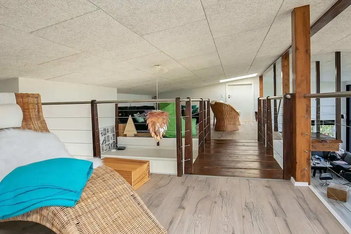 Room 3 of 16