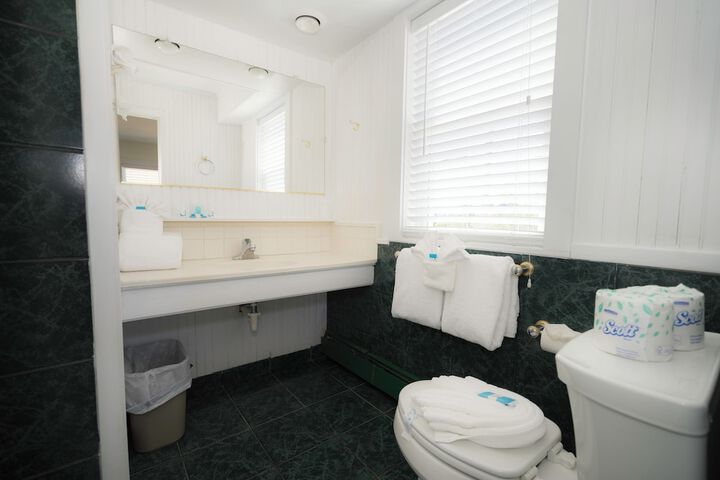 Room 162 of 179