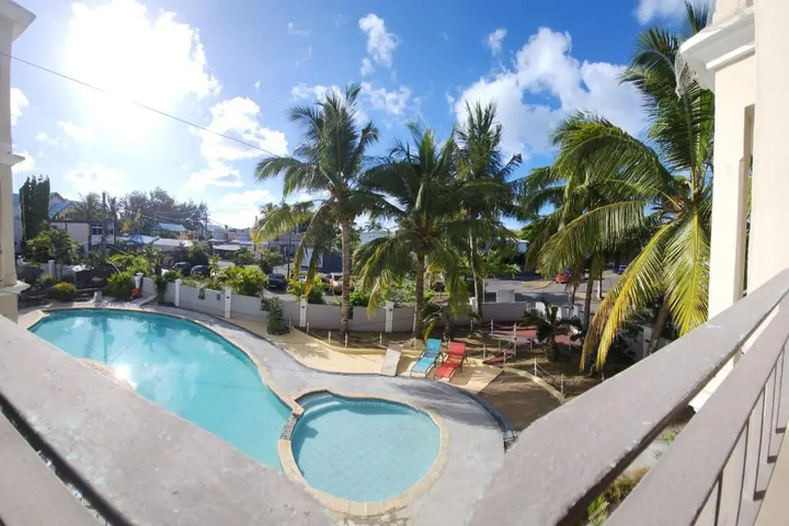 Pool 4 of 6