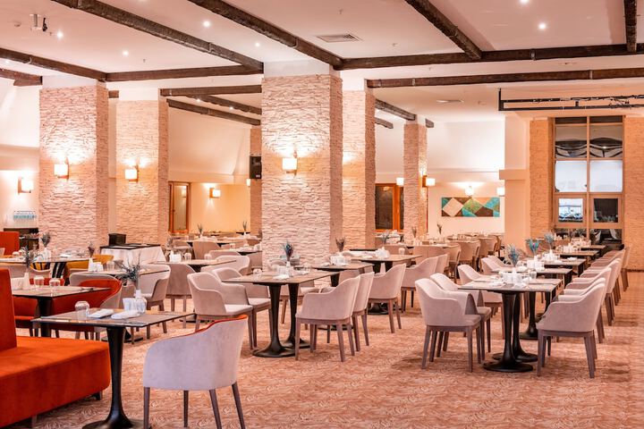 Dining 50 of 79