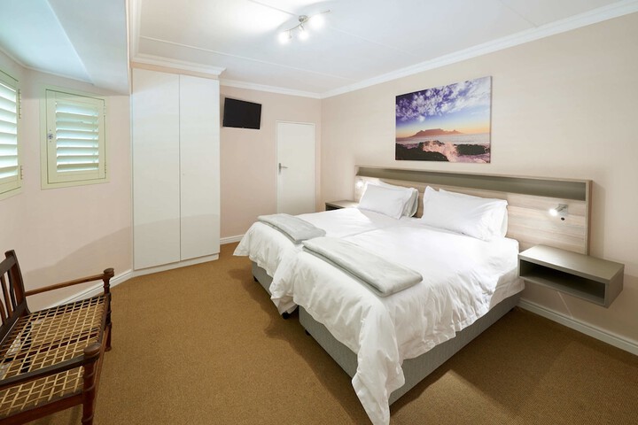 Room 11 of 24