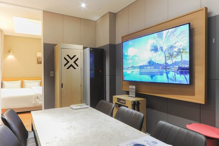 Room 19 of 39