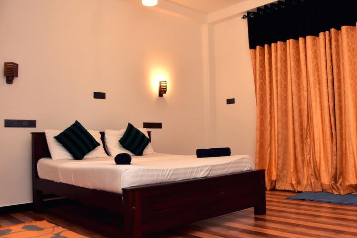 Room 4 of 17
