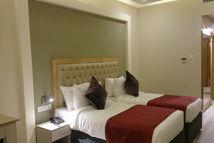 Room 3 of 30