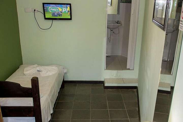 Room 5 of 17