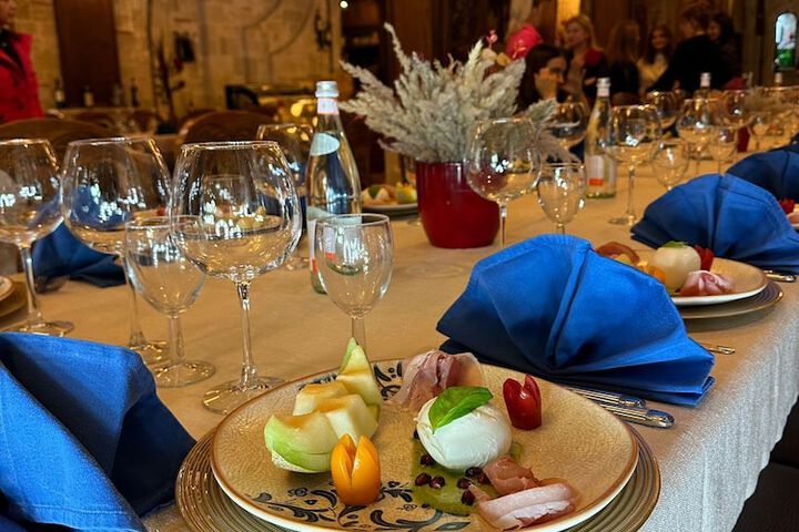 Dining 36 of 64