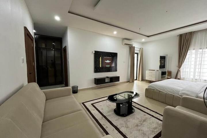 Room 8 of 21