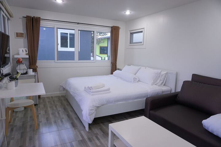 Room 16 of 62