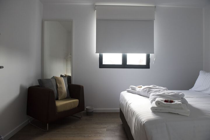 Room 8 of 105