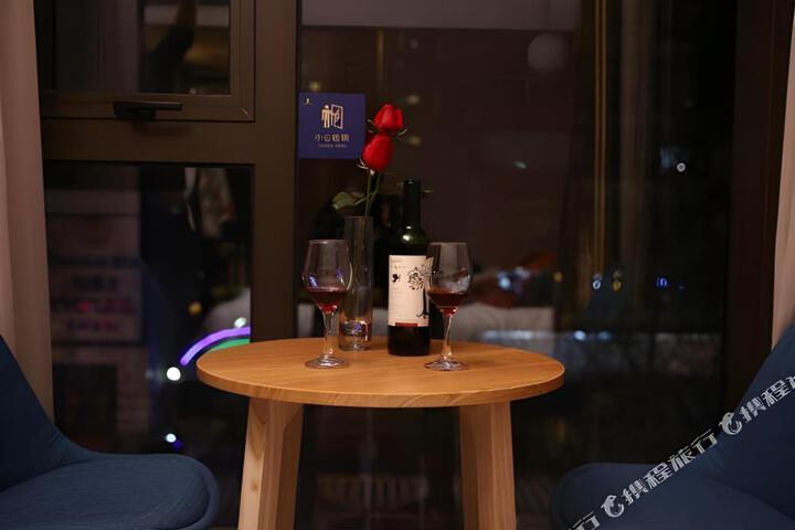 SUPER 8 HOTEL BY WYNDHAM BEIJING GONGTI SANLITUN CHUN XIU LU - Beijing ...