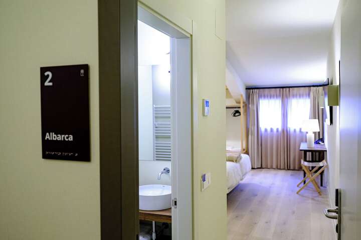 Room 4 of 26