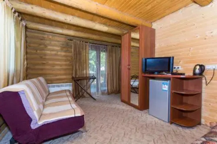 Room 4 of 14