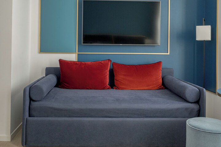 Room 15 of 105