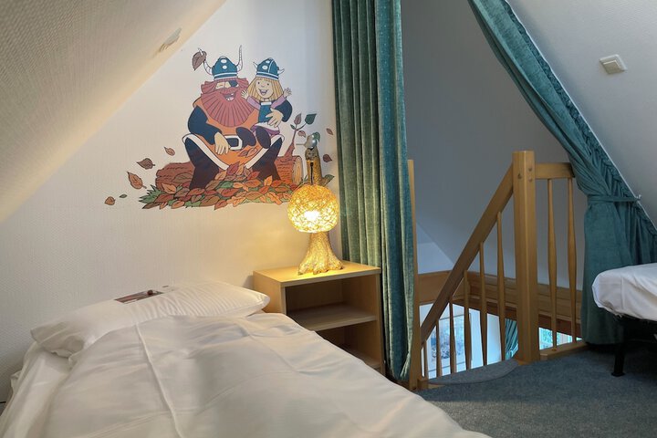 Room 14 of 36