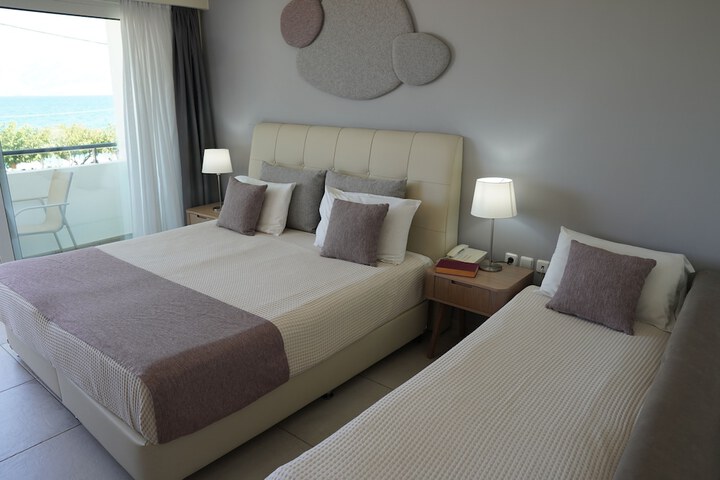 Room 43 of 154