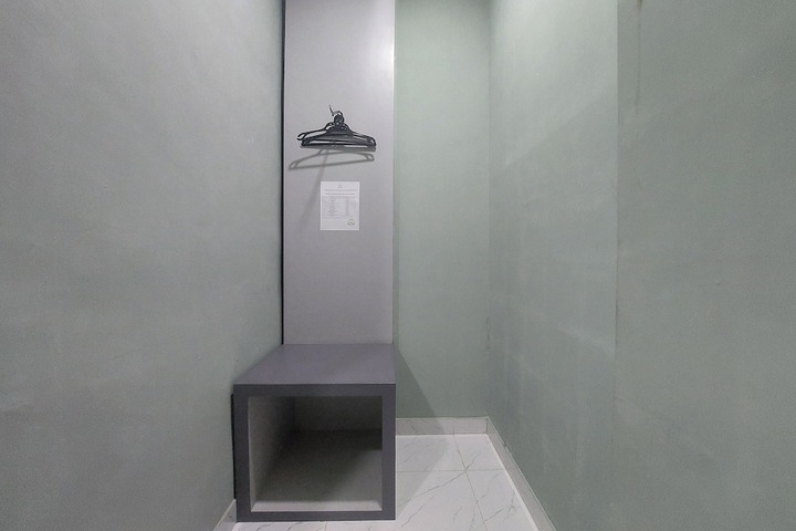 Room 10 of 36