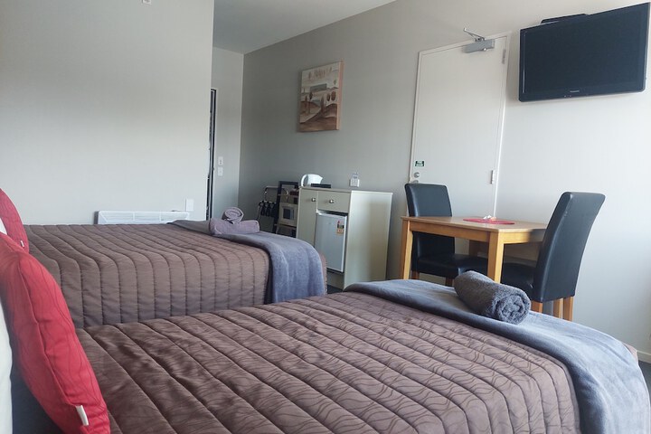 Room 13 of 34