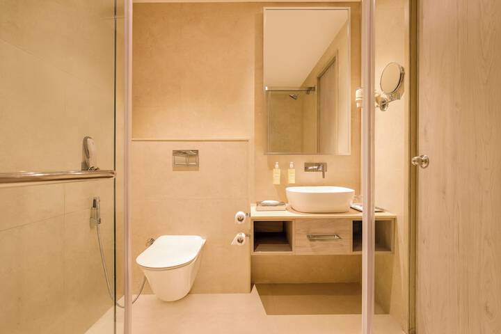 Room 35 of 62