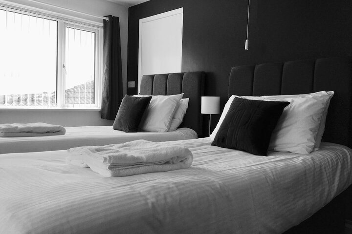 Room 2 of 9