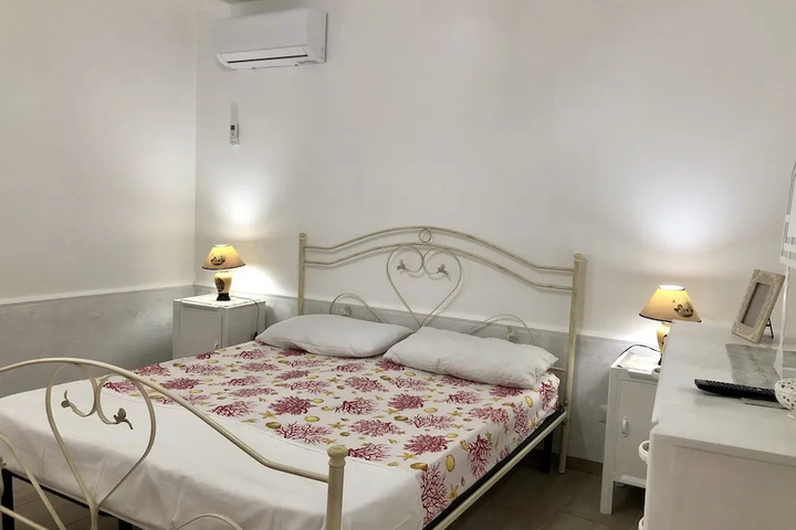 Room 5 of 13