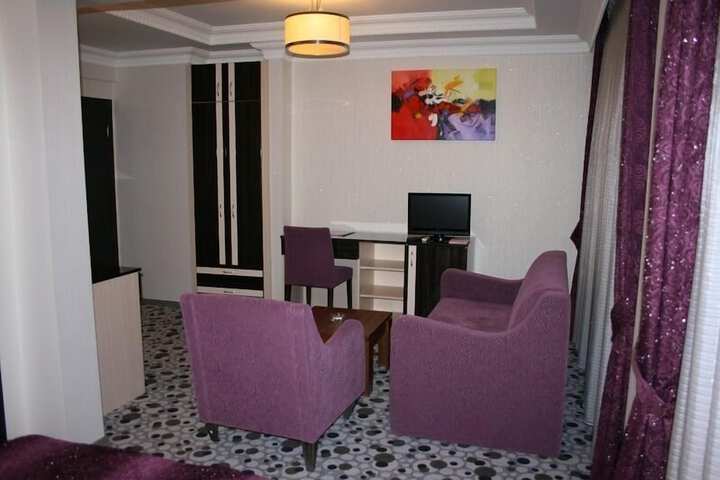 Room 34 of 90
