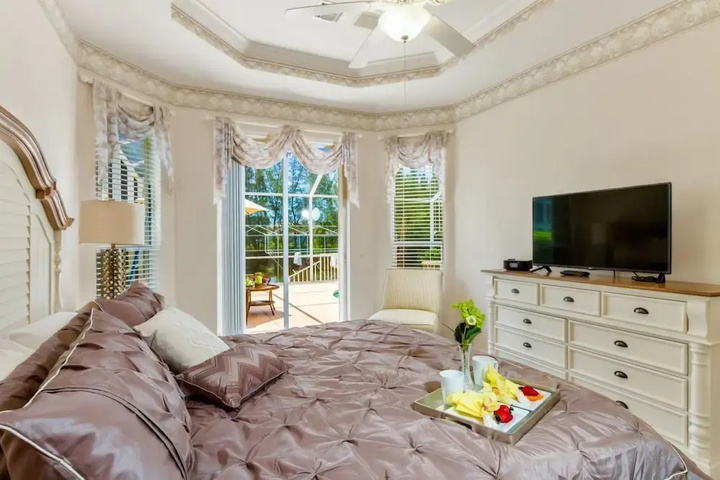 Room 2 of 15