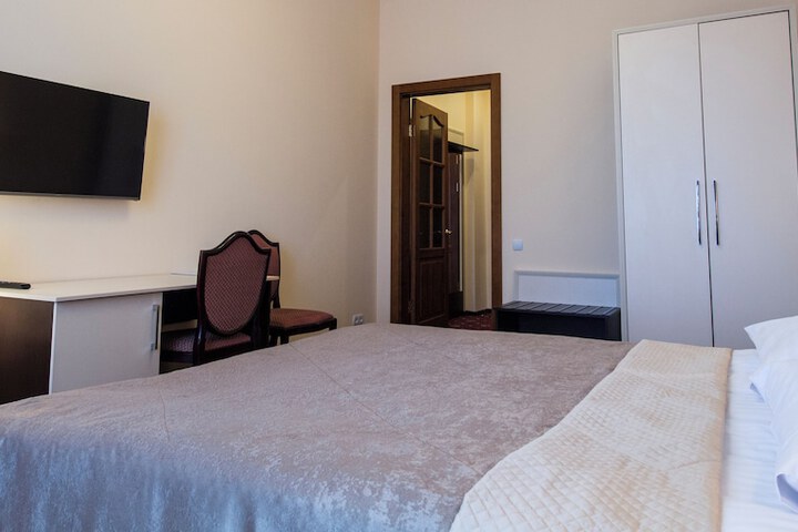 Room 25 of 69