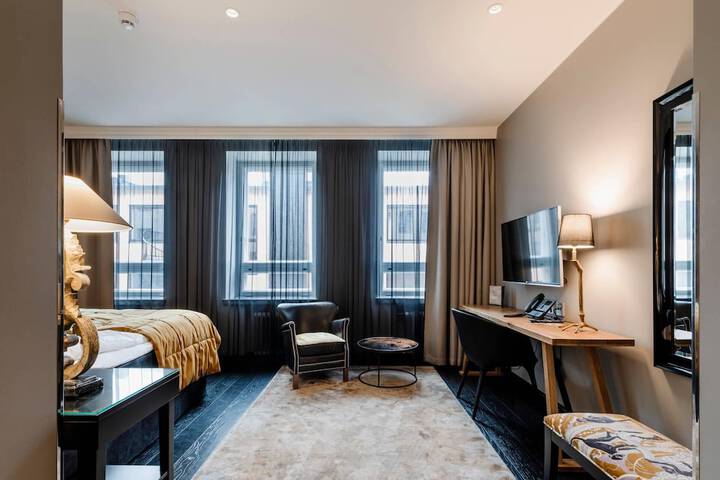 Room 40 of 100