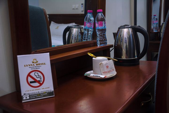 Breakfast/Coffee Service 40 of 122