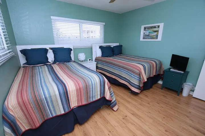 Room 4 of 22
