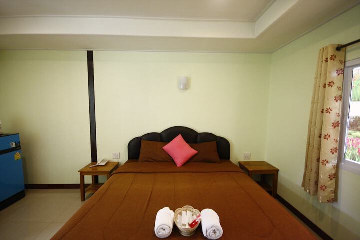 Room 3 of 42