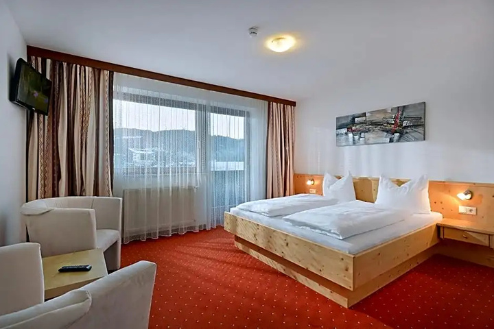 Room 2 of 19