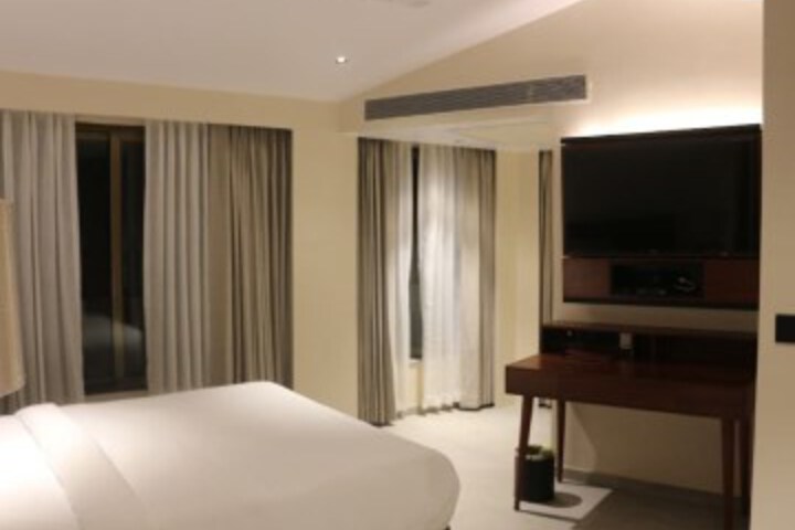 Room 7 of 57