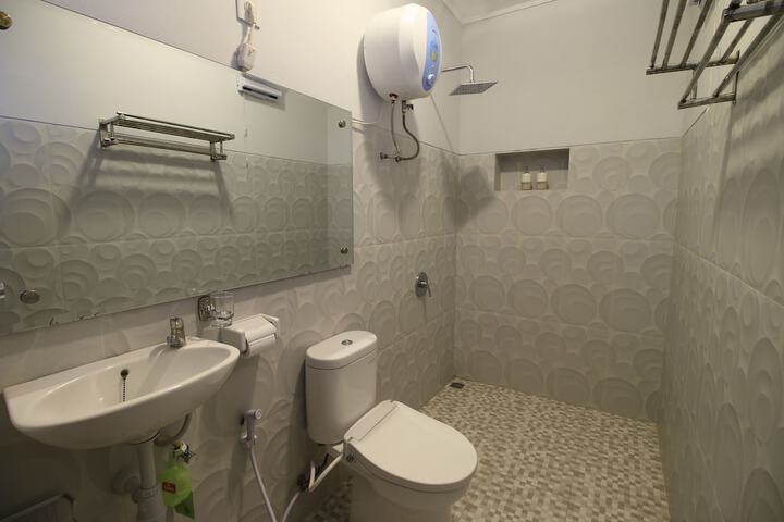 Room 17 of 34