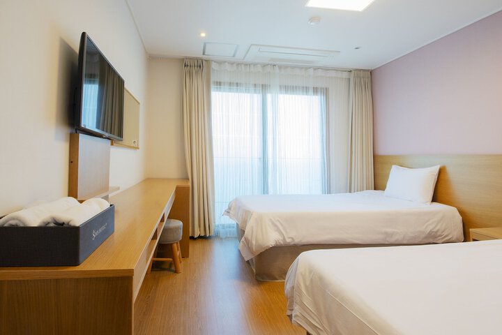 Room 16 of 45
