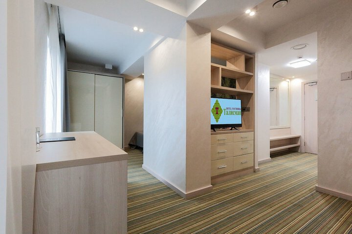 Room 9 of 39