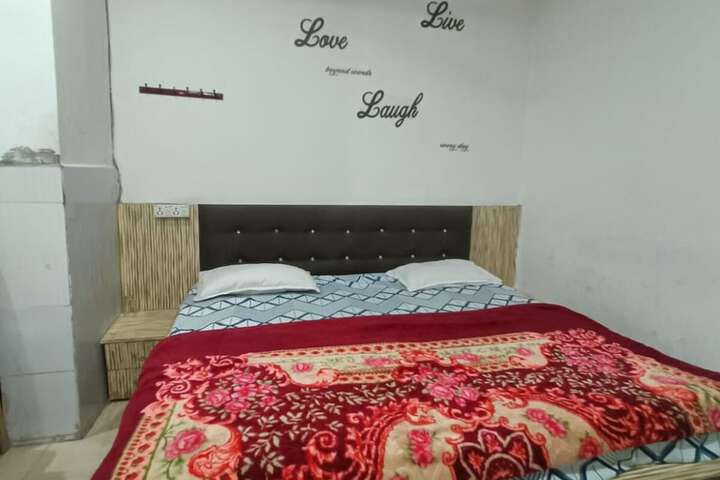 Room 12 of 23