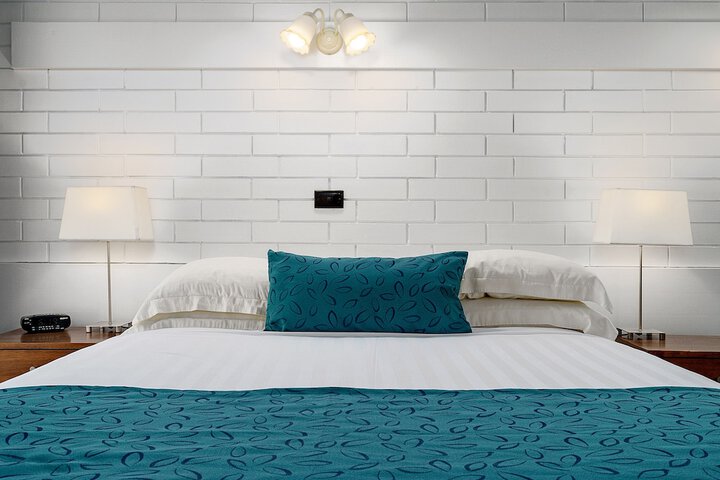 Room 10 of 26