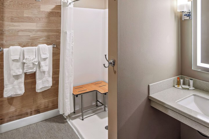 Room 169 of 184
